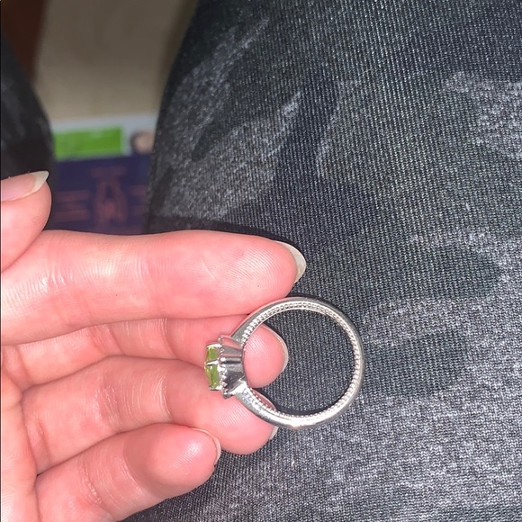 Ring - Picture 3 of 4